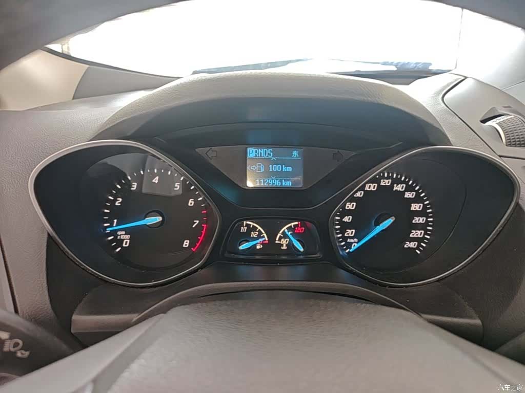 Ford Kuga, 2016 12