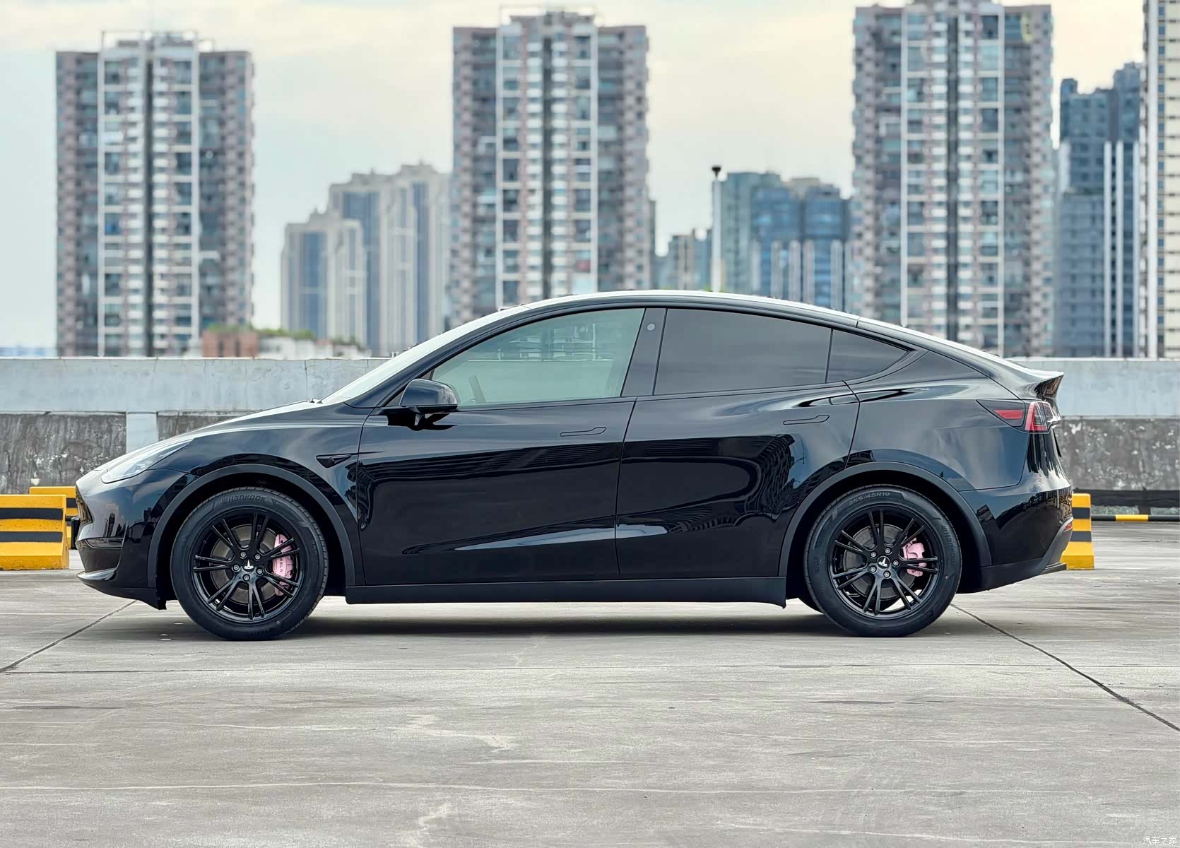 Tesla Model Y, 2021 3