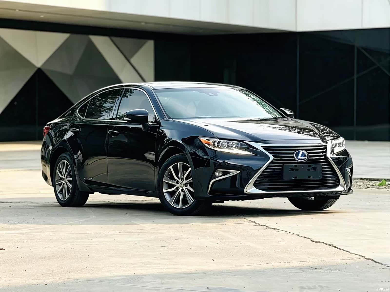 Lexus ES, 2017 1