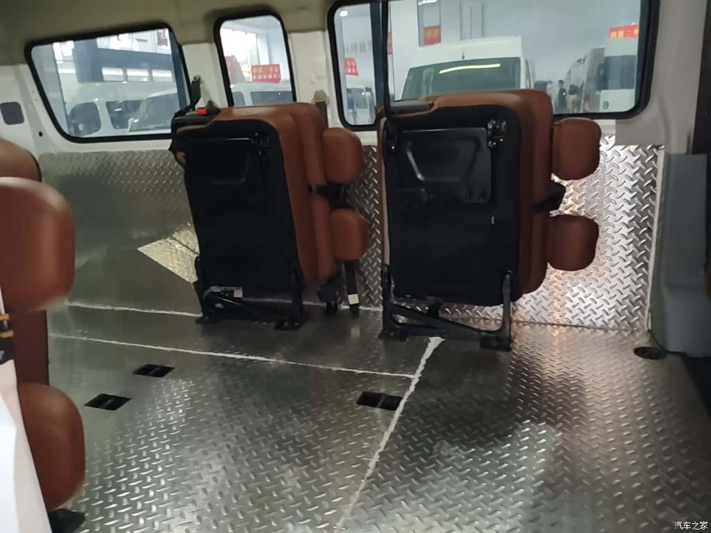 Maxus V80, 2022 17