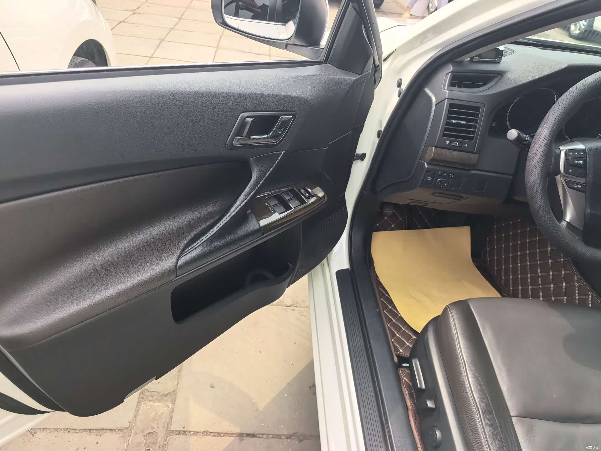 Toyota 2.5V, 2016 7