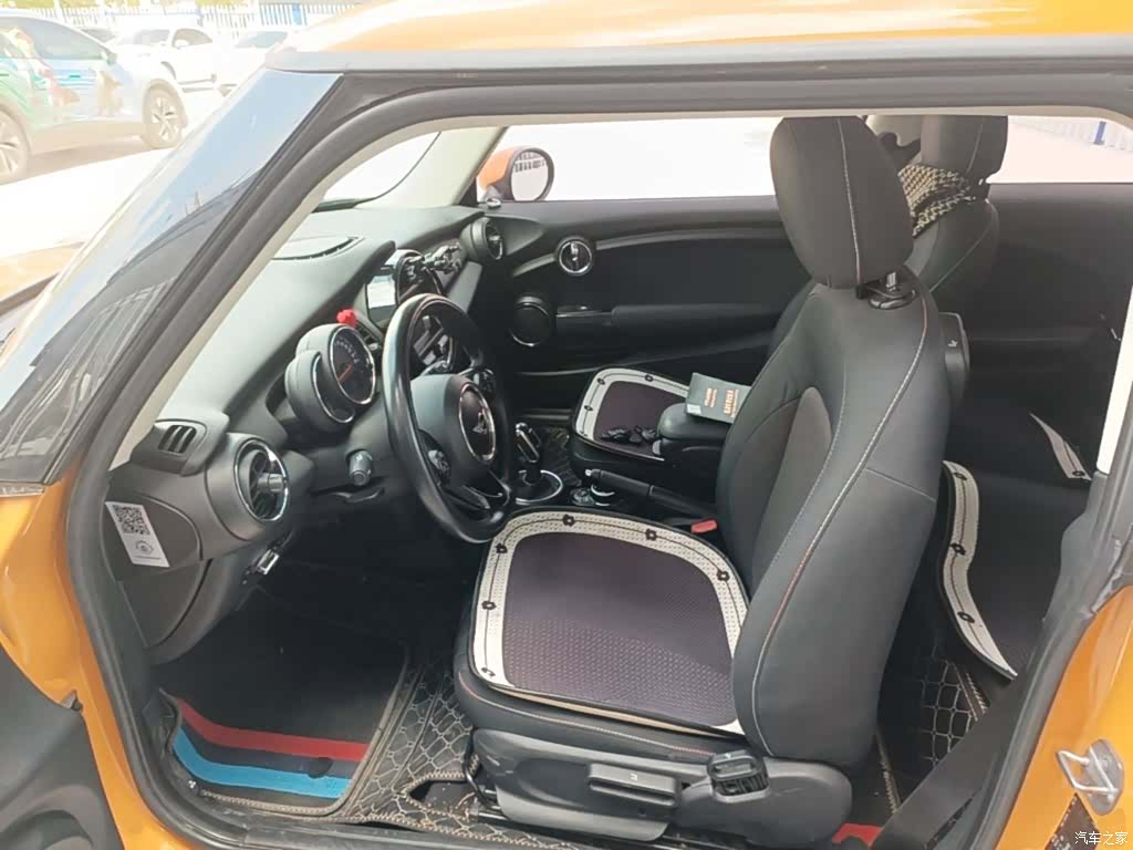 Mini ONE, 2018 15