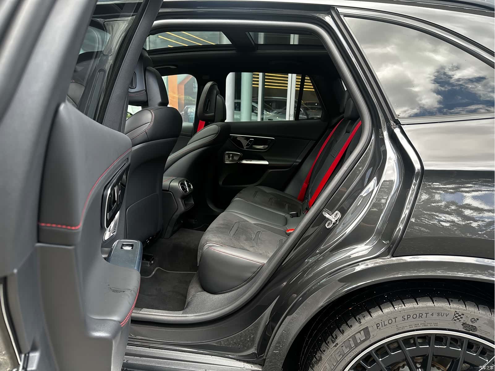 Mercedes-Benz GLC, 2025 11