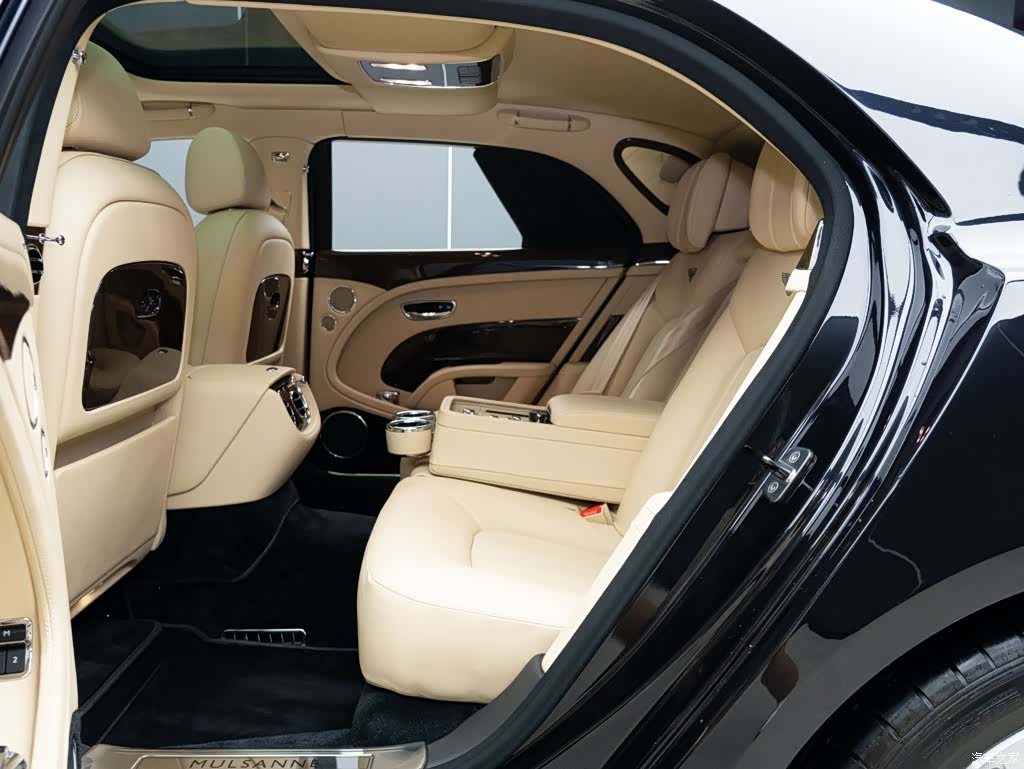Bentley Mulsanne, 2016 11