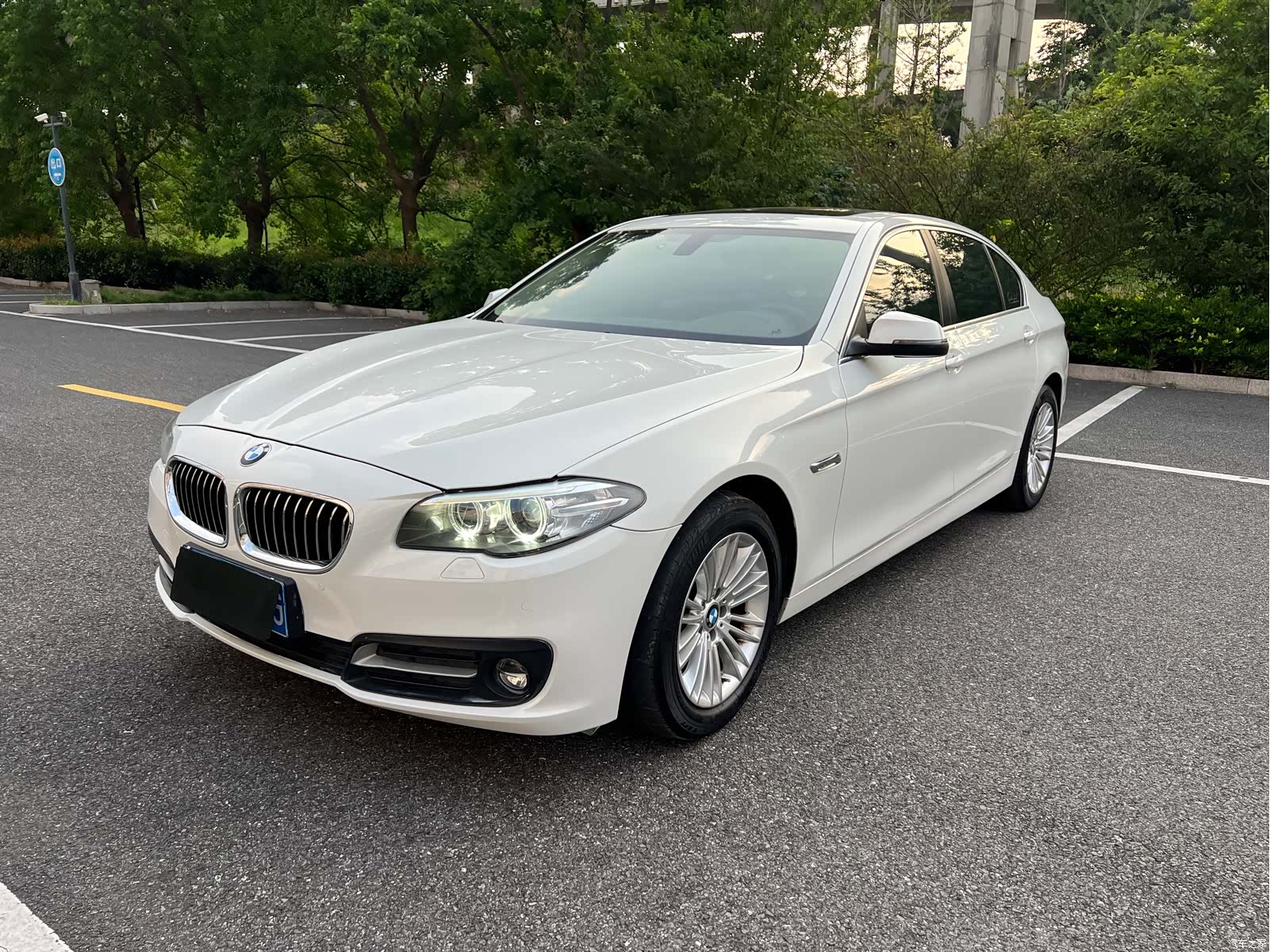 BMW 5 Series, 2016 1