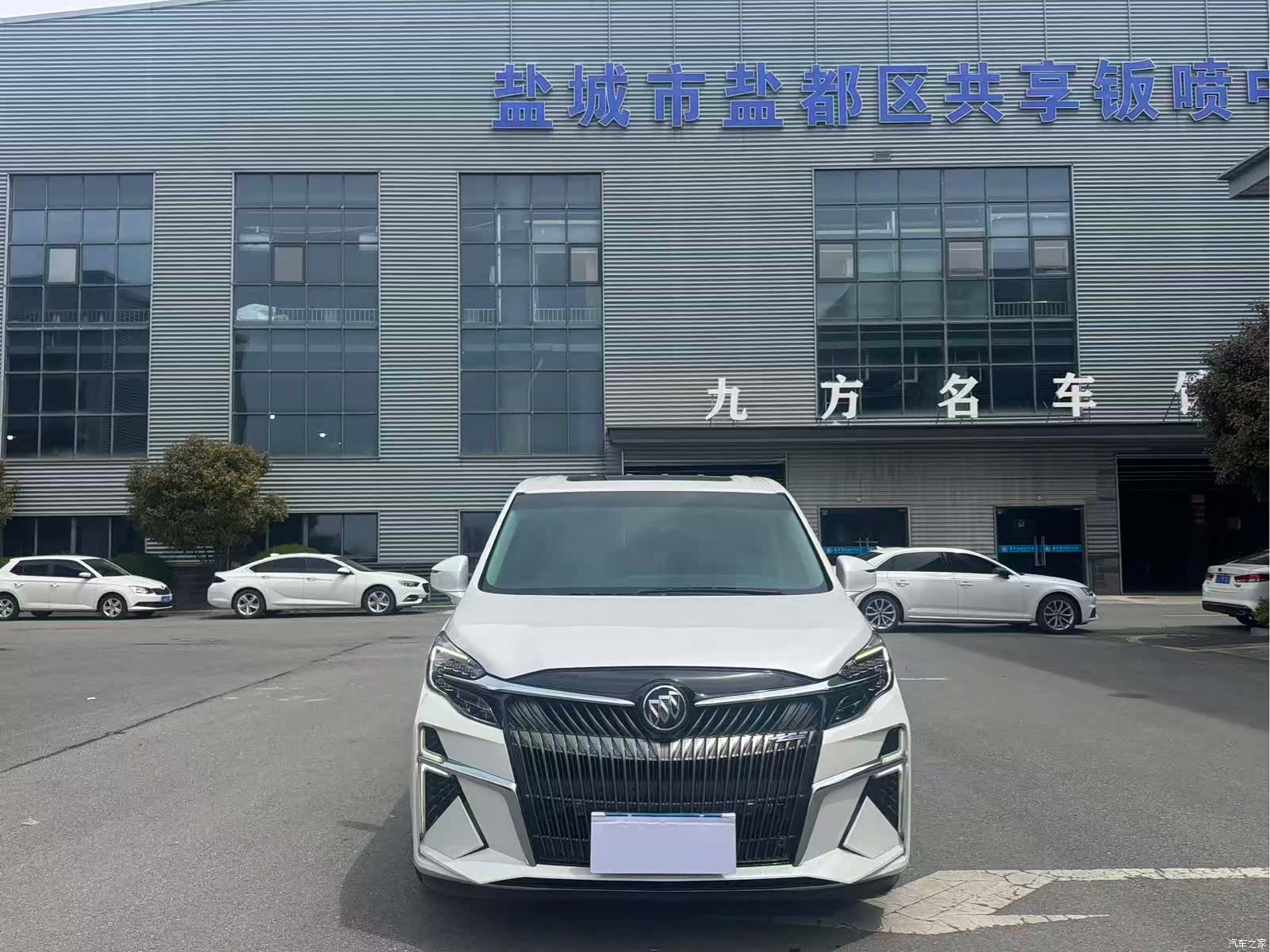 Buick GL8, 2021 3