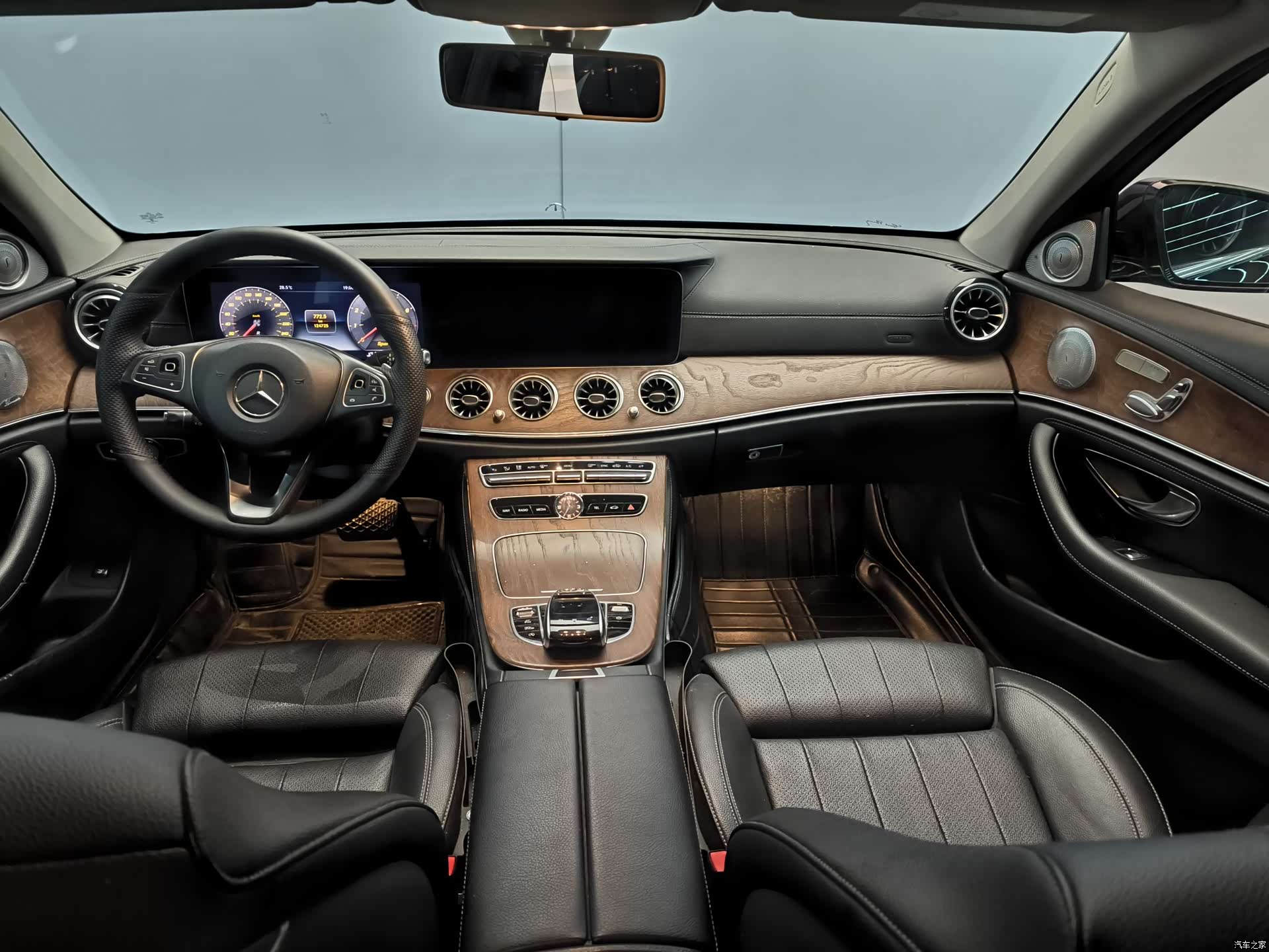 Mercedes-Benz E-Class, 2018 12