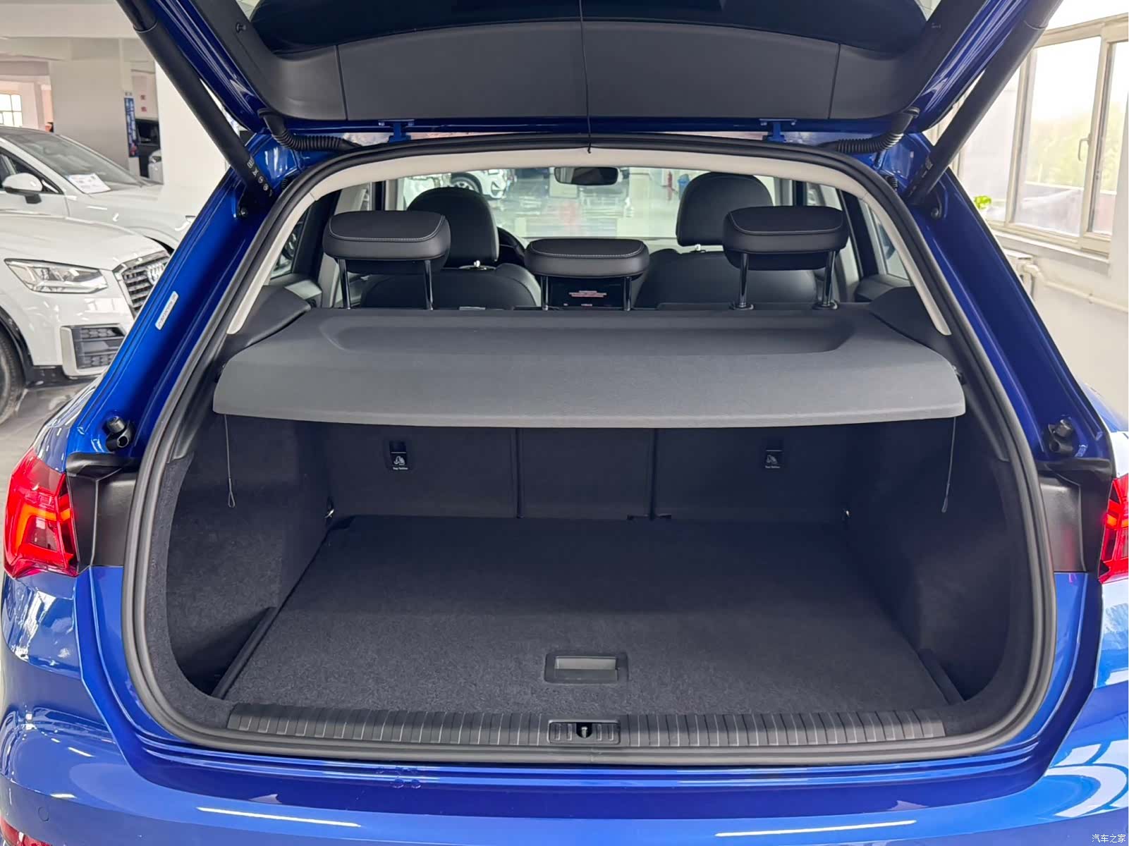Audi Q3, 2023 16