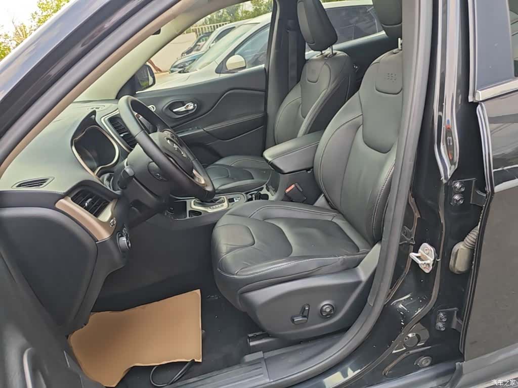 Jeep Cherokee, 2018 15