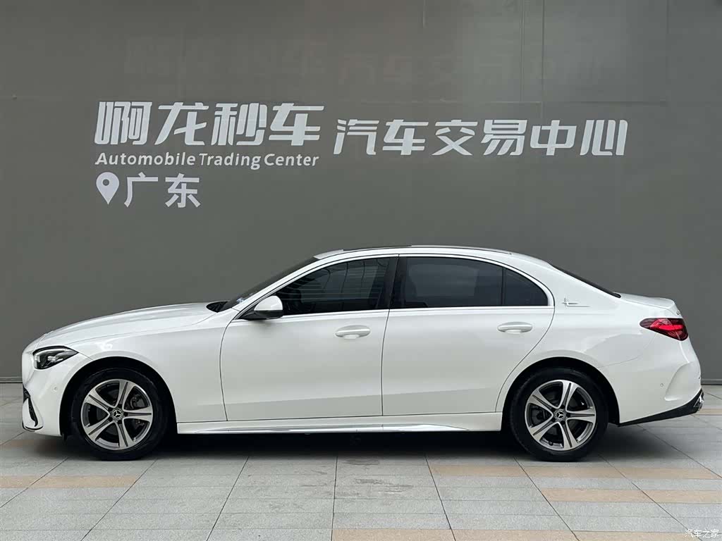 Mercedes-Benz C-Class, 2022 3