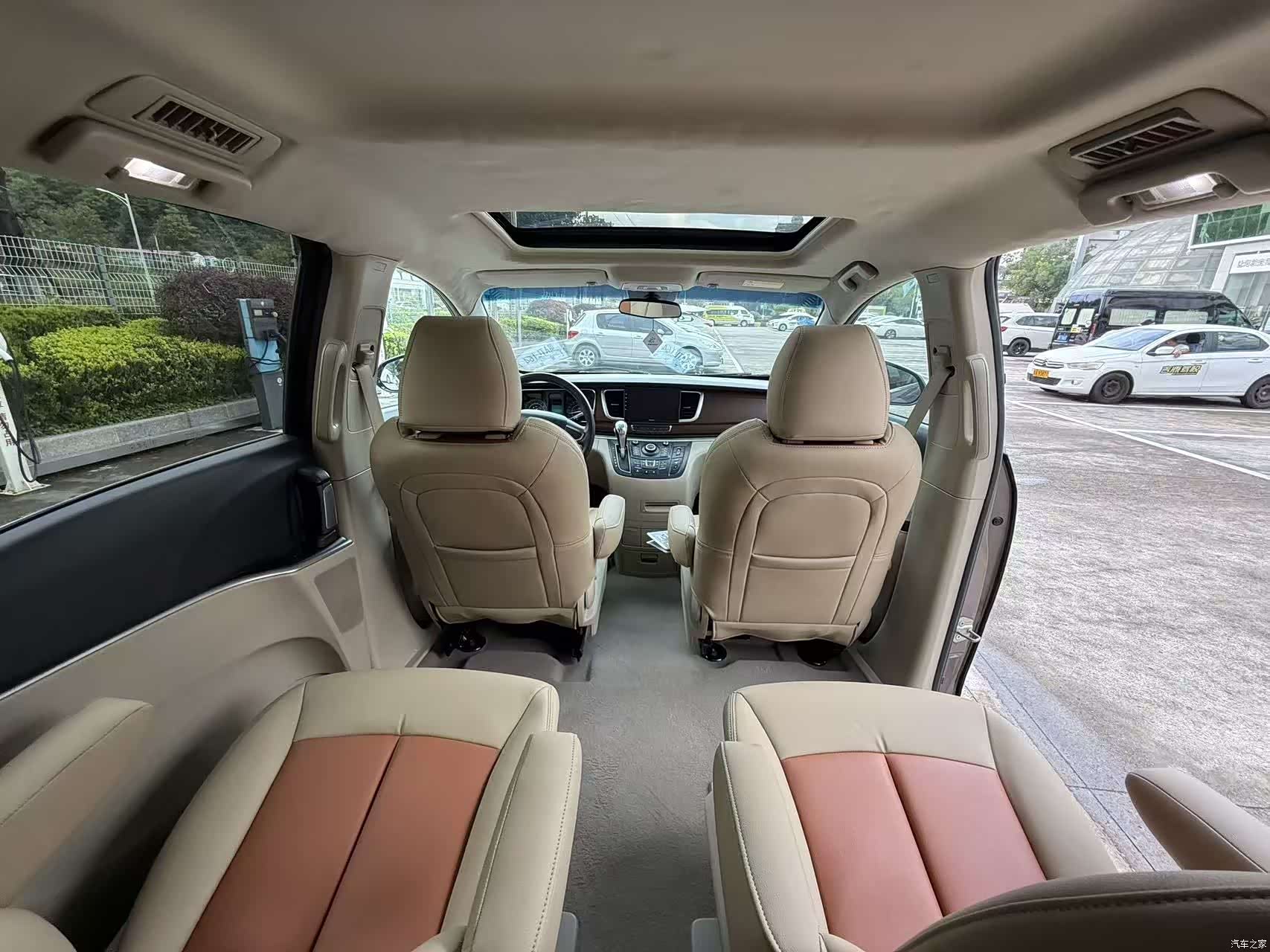 Buick GL8, 2016 11