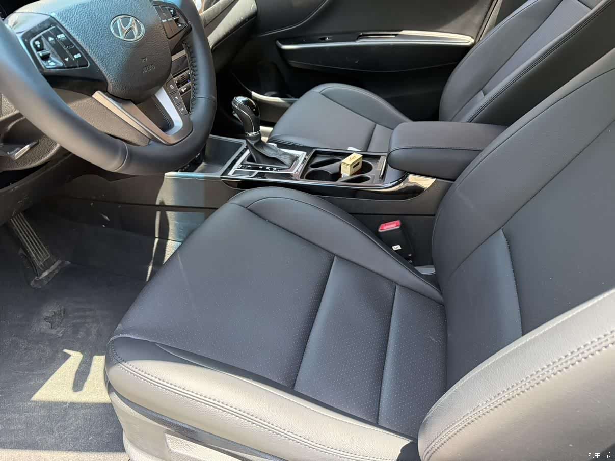 Hyundai DLX, 2014 19