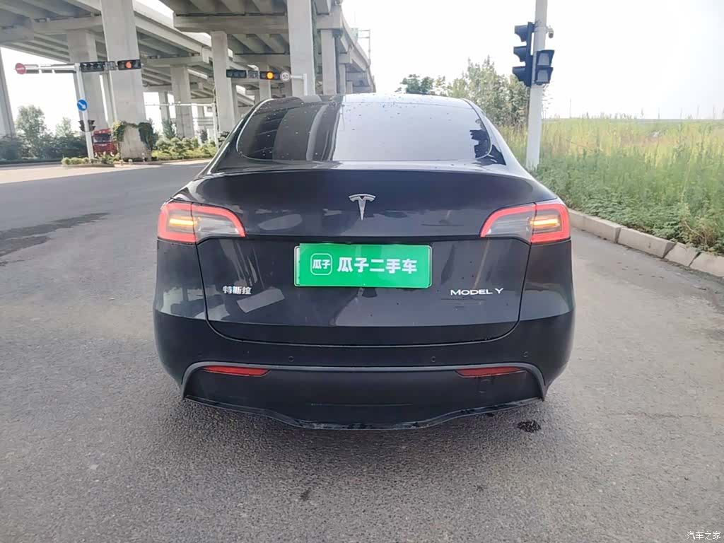 Tesla Model Y, 2023 6