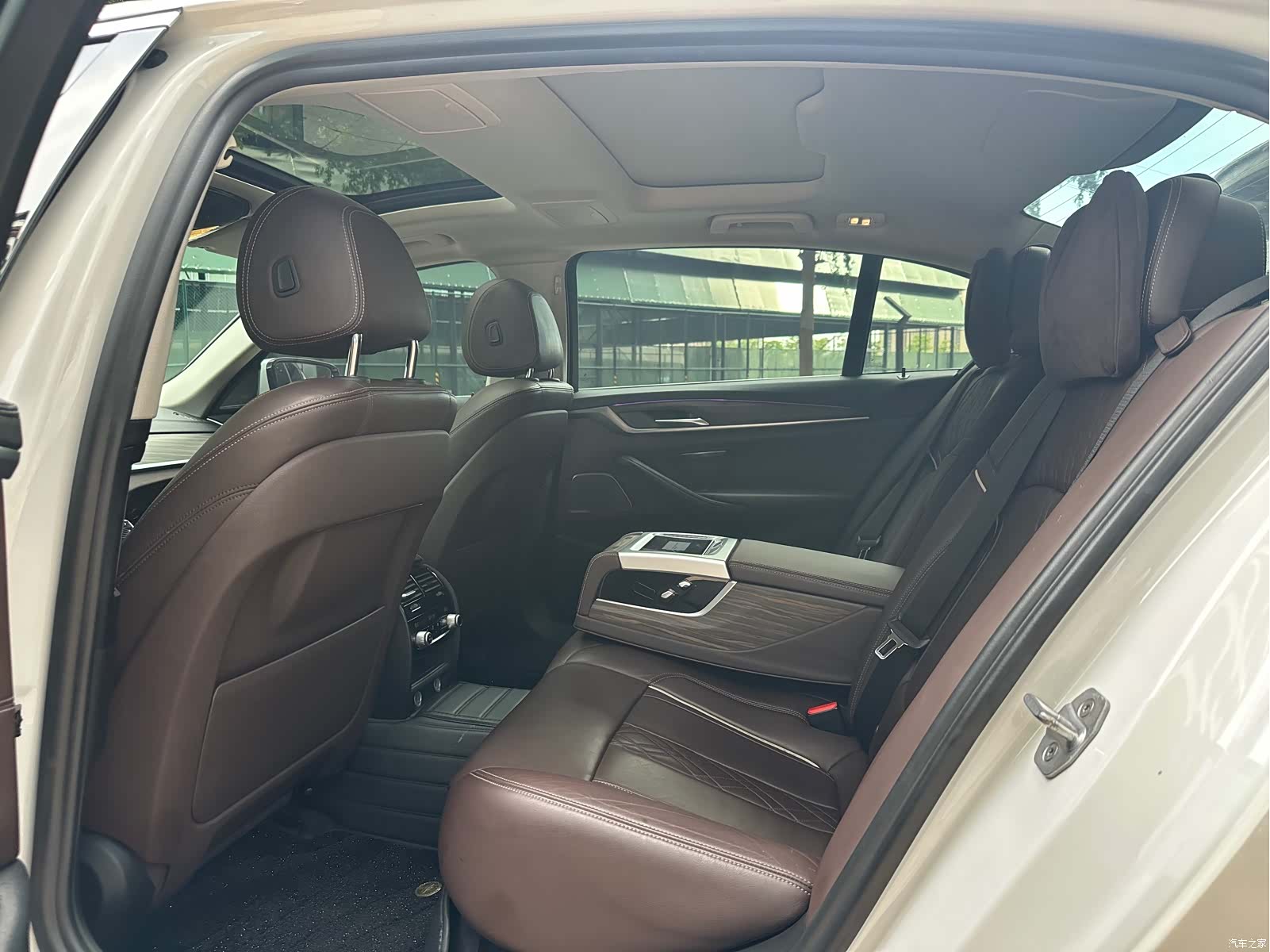 BMW 5 Series, 2018 8