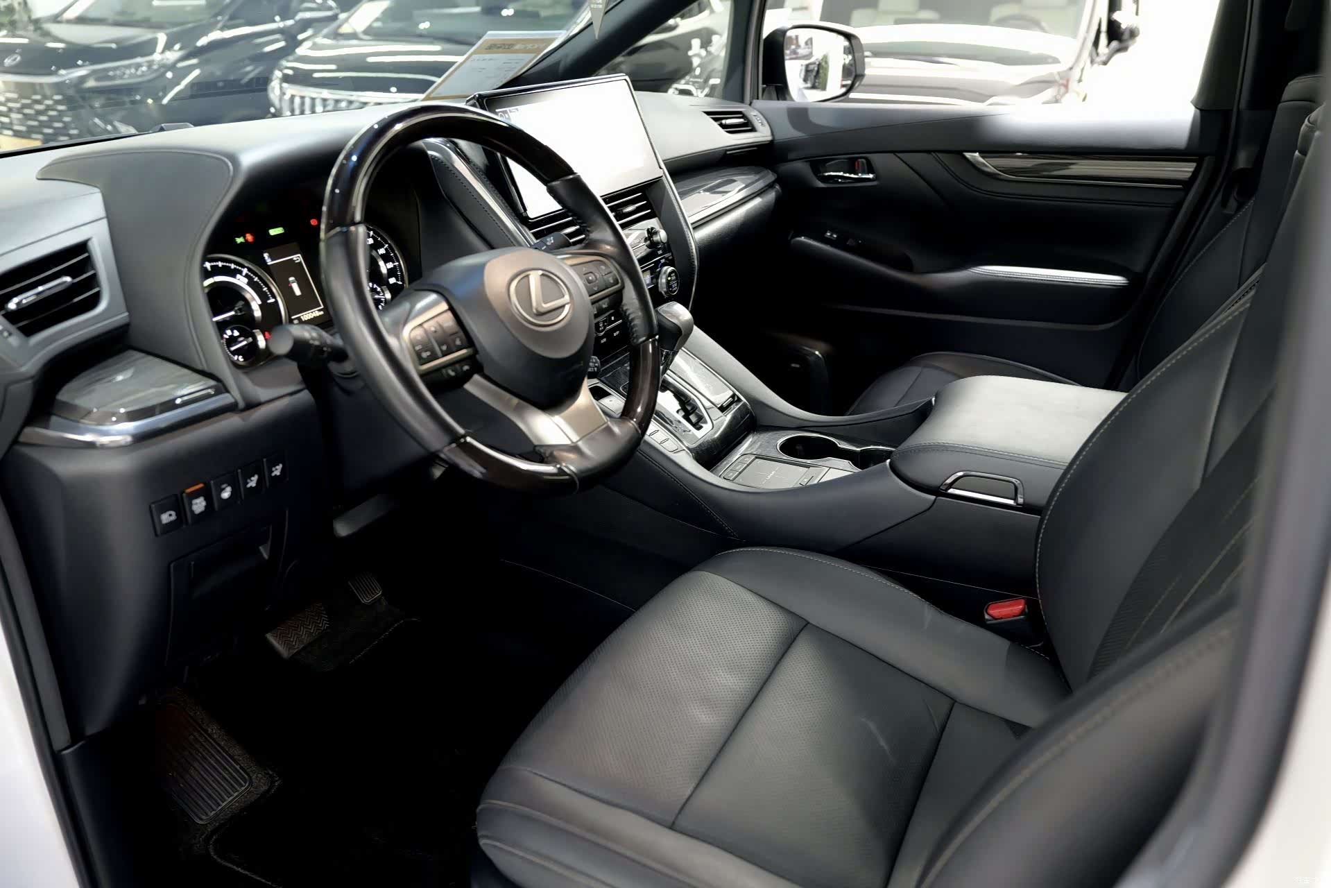Lexus LM, 2021 10