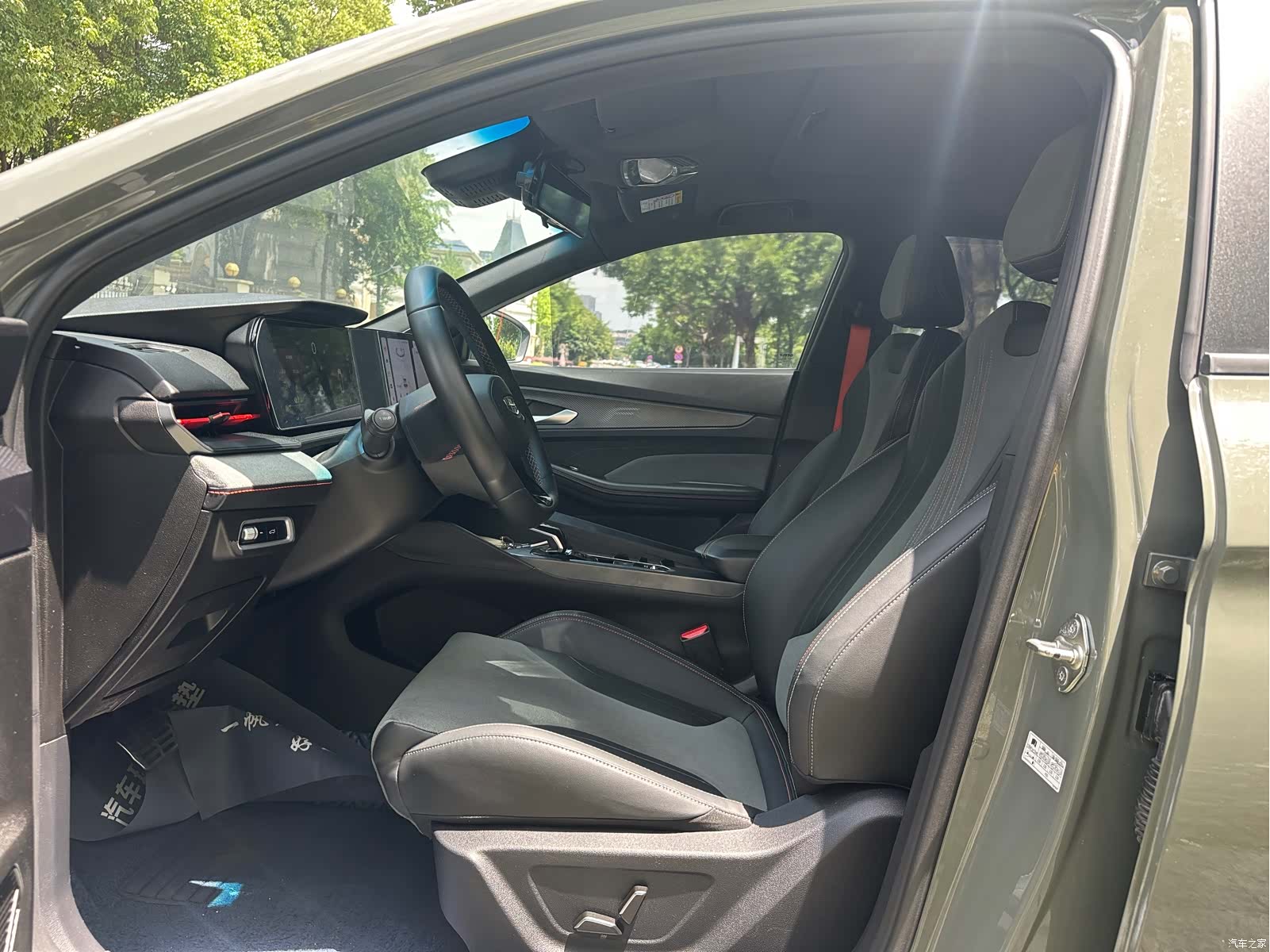 Geely Binray, 2022 10