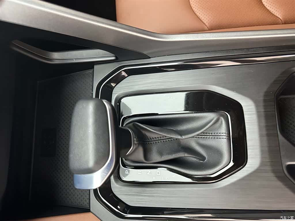 Geely X6, 2024 22