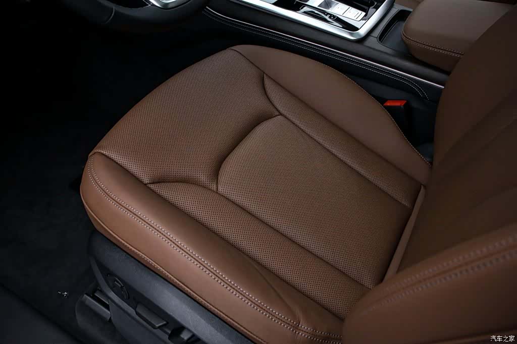 Audi Q7, 2026 13