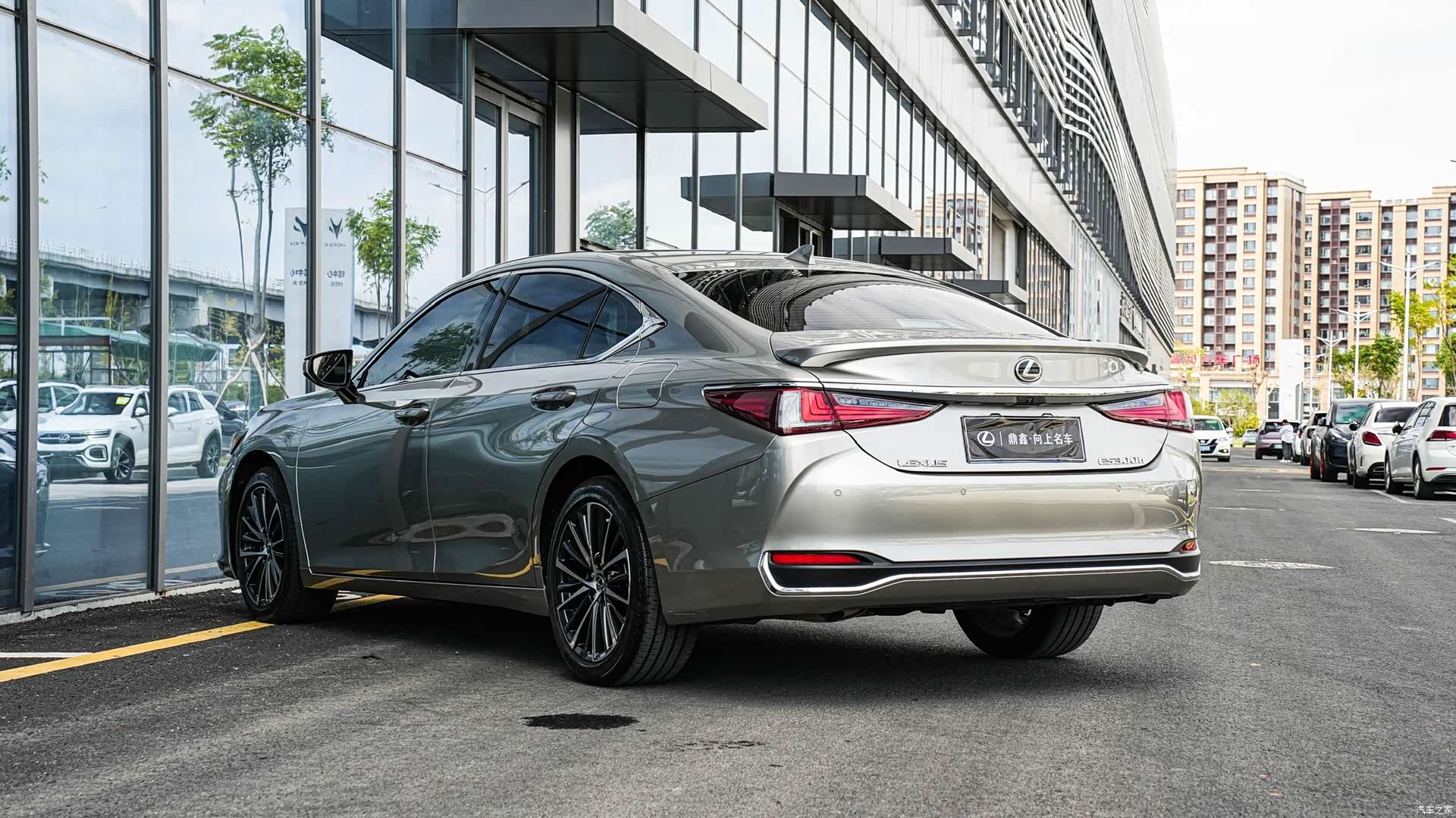 Lexus ES, 2024 6