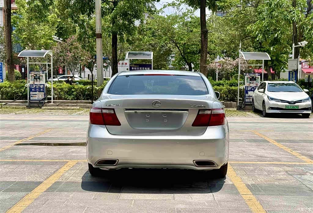 Lexus LS, 2009 все фото