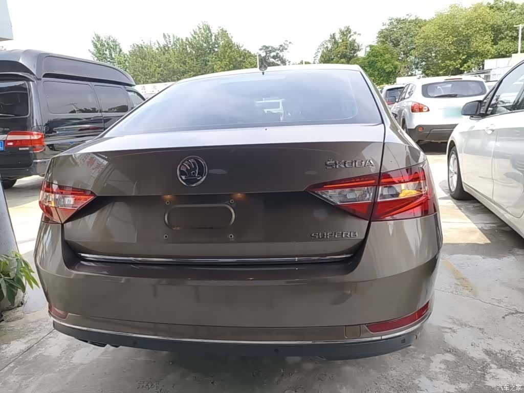 Skoda Superb, 2016 6