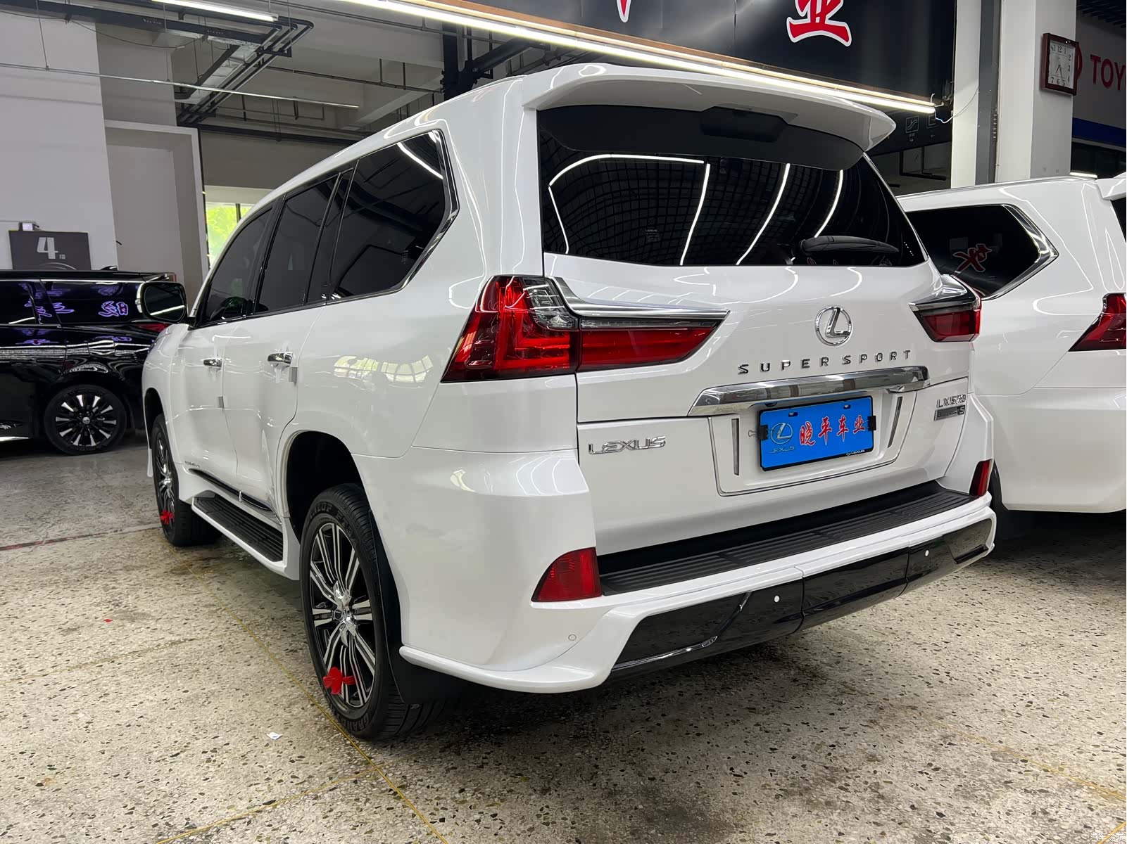 Lexus LX, 2019 3