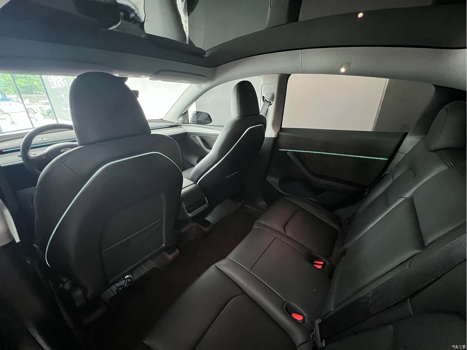 Tesla Model Y, 2024 6