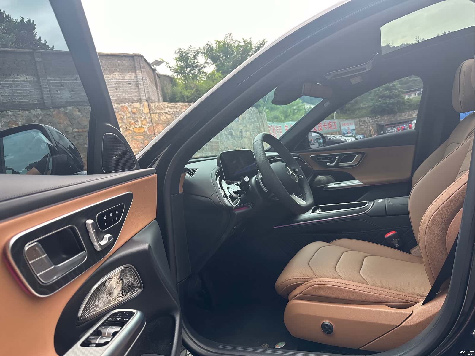 Mercedes-Benz E-Class, 2025 4