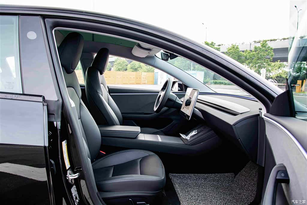 Tesla Model 3, 2024 21
