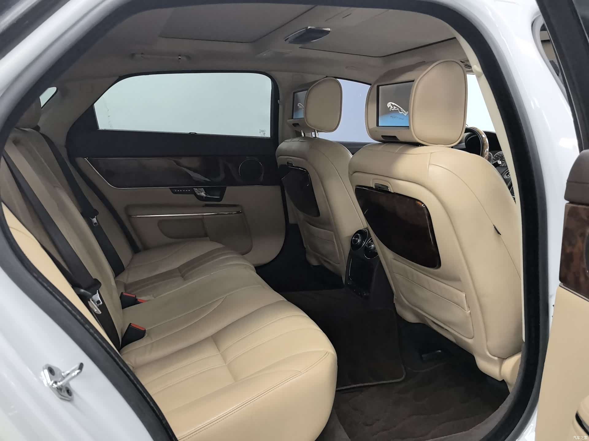 Jaguar XJ, 2012 7