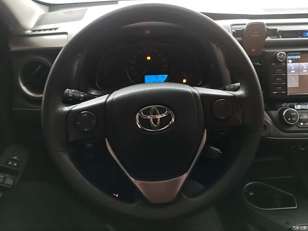 Toyota RAV4, 2018 11
