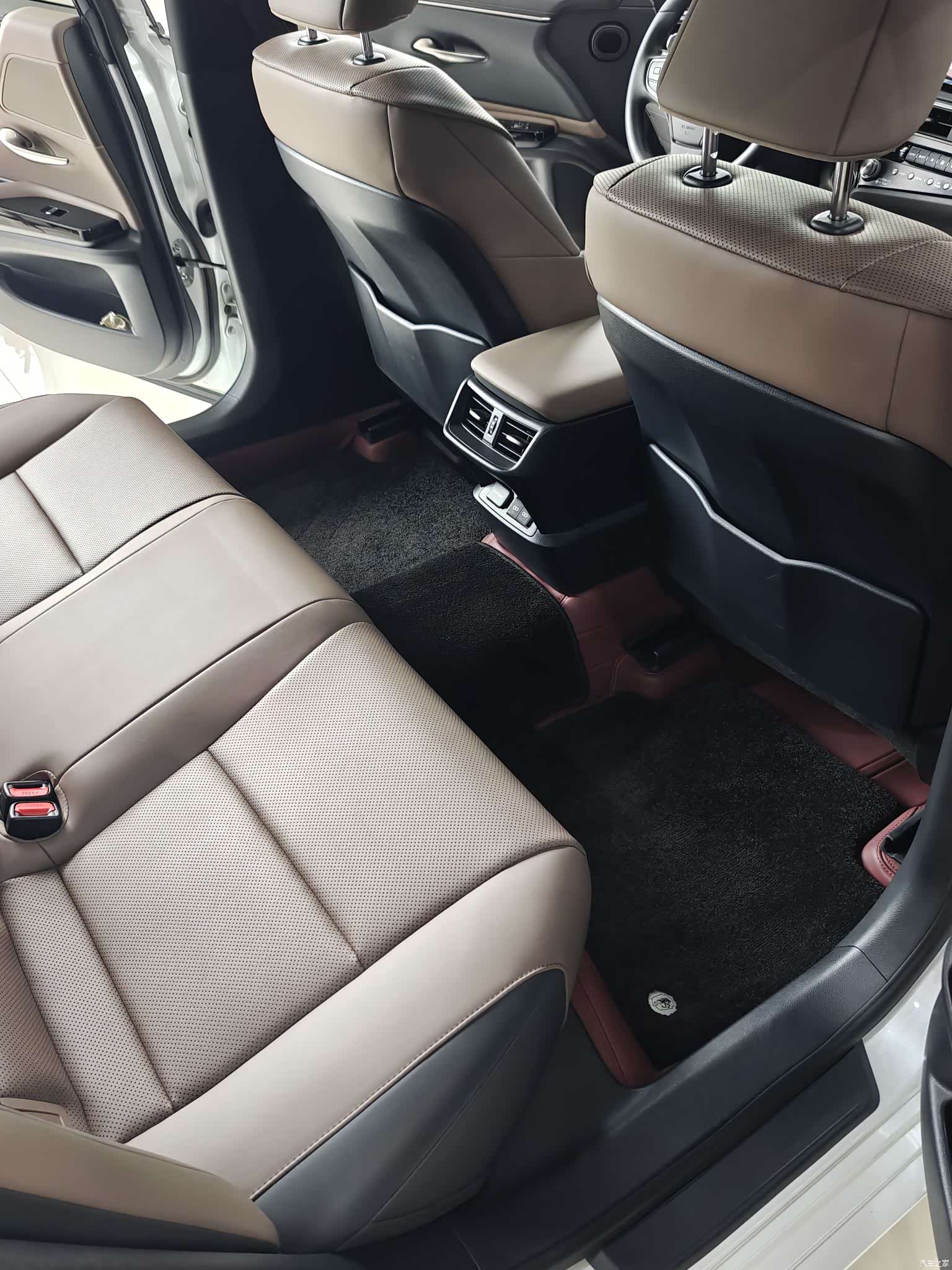 Lexus ES, 2024 16