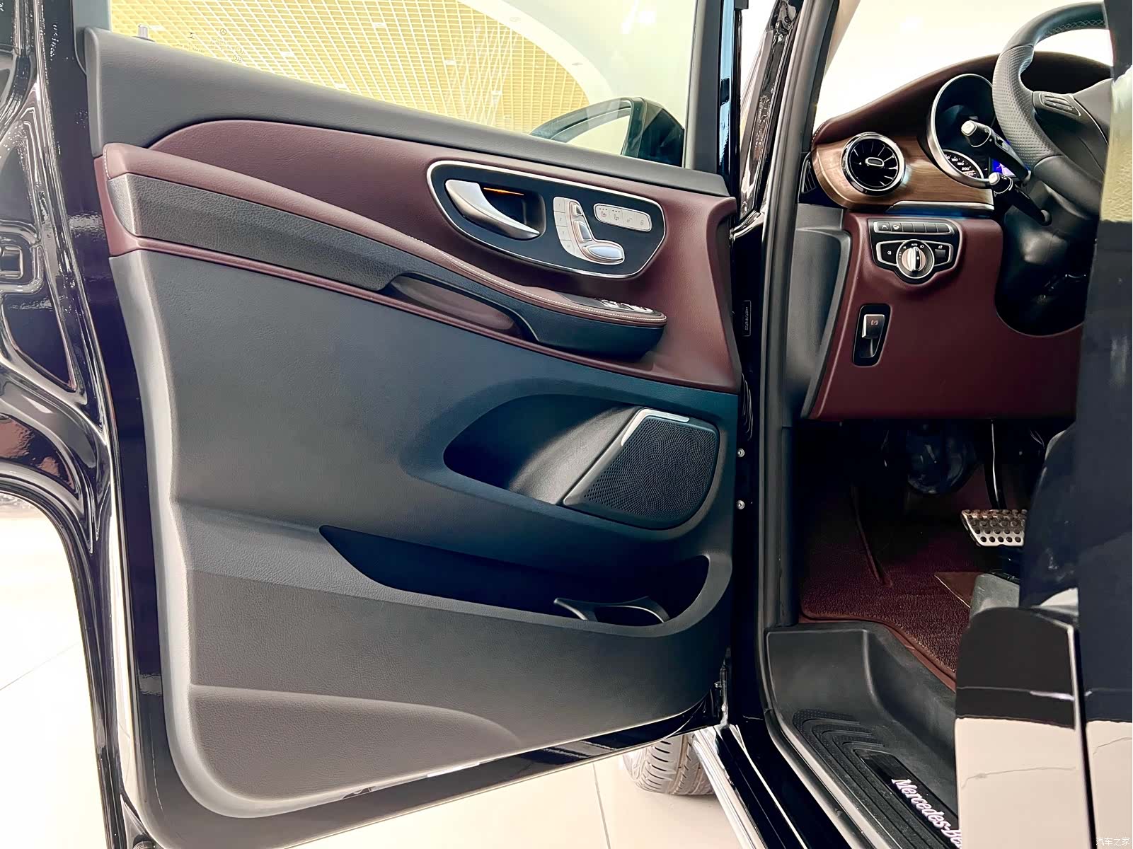 Mercedes-Benz V-Class, 2022 22