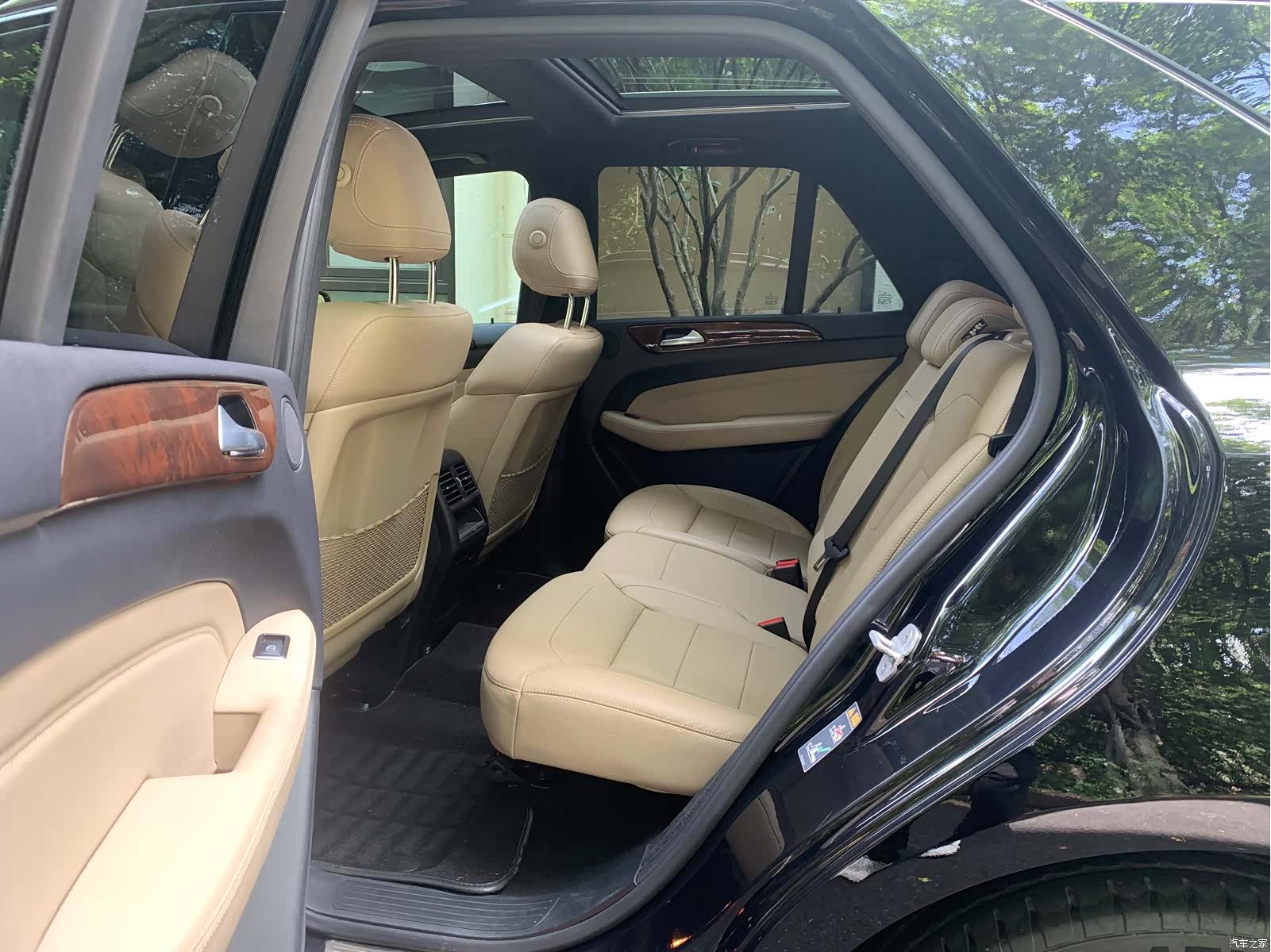 Mercedes-Benz M-Class, 2015 7