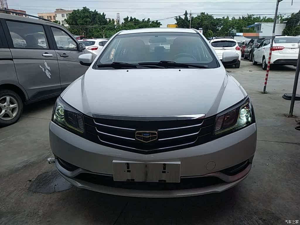 Geely Emgrand, 2015 3