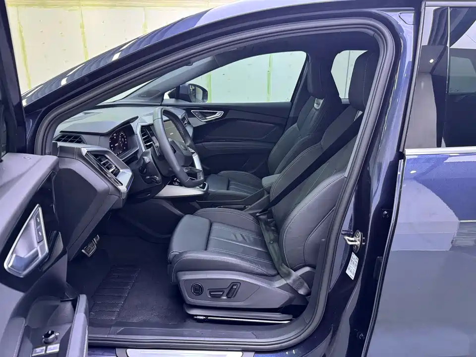 Audi Q4 Audi Q4