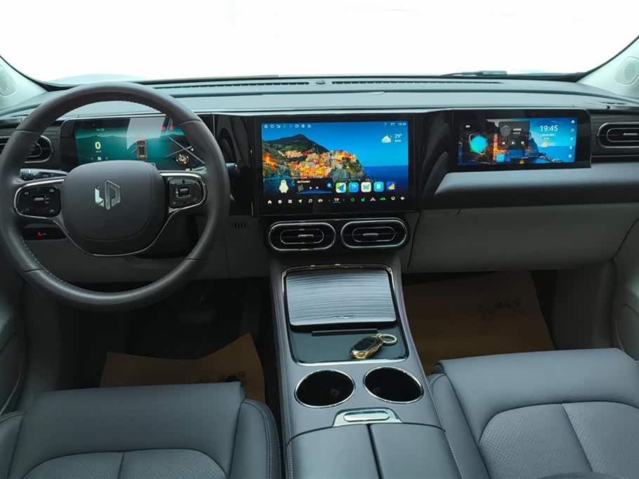 Leapmotor C11
