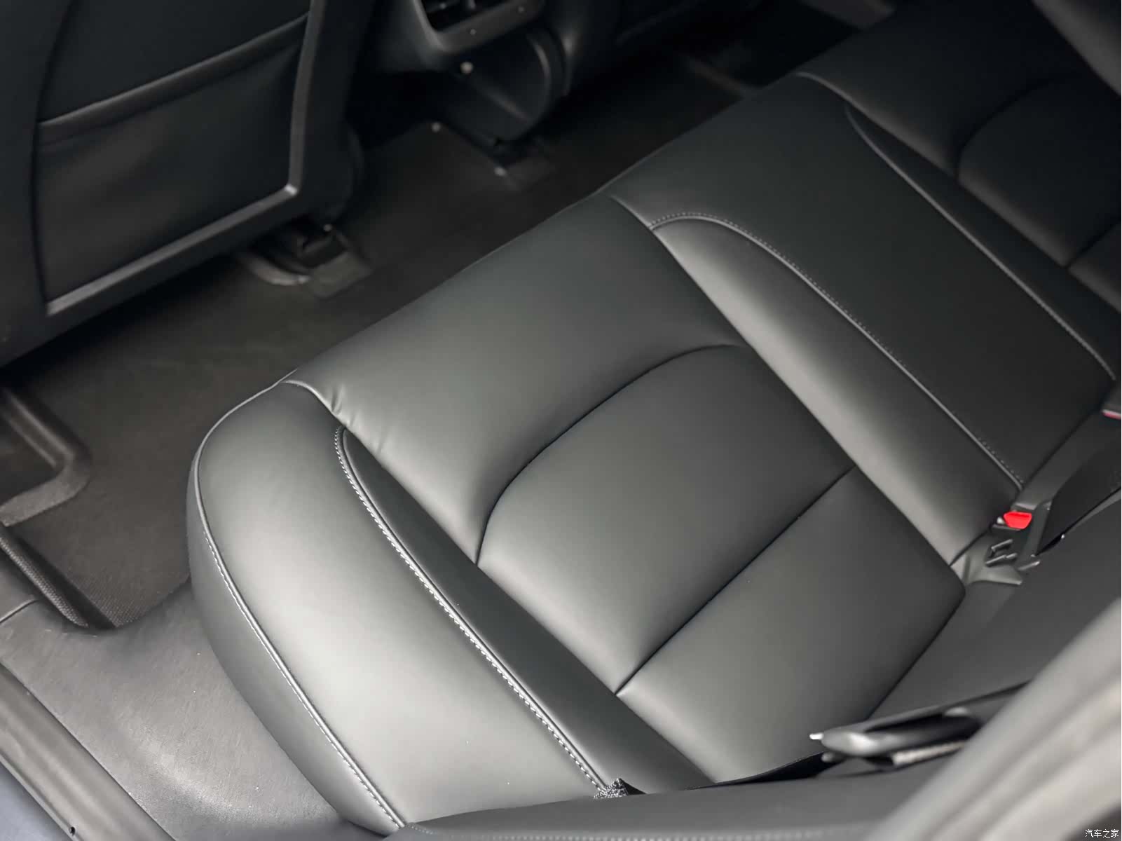 Tesla Model 3, 2021 12