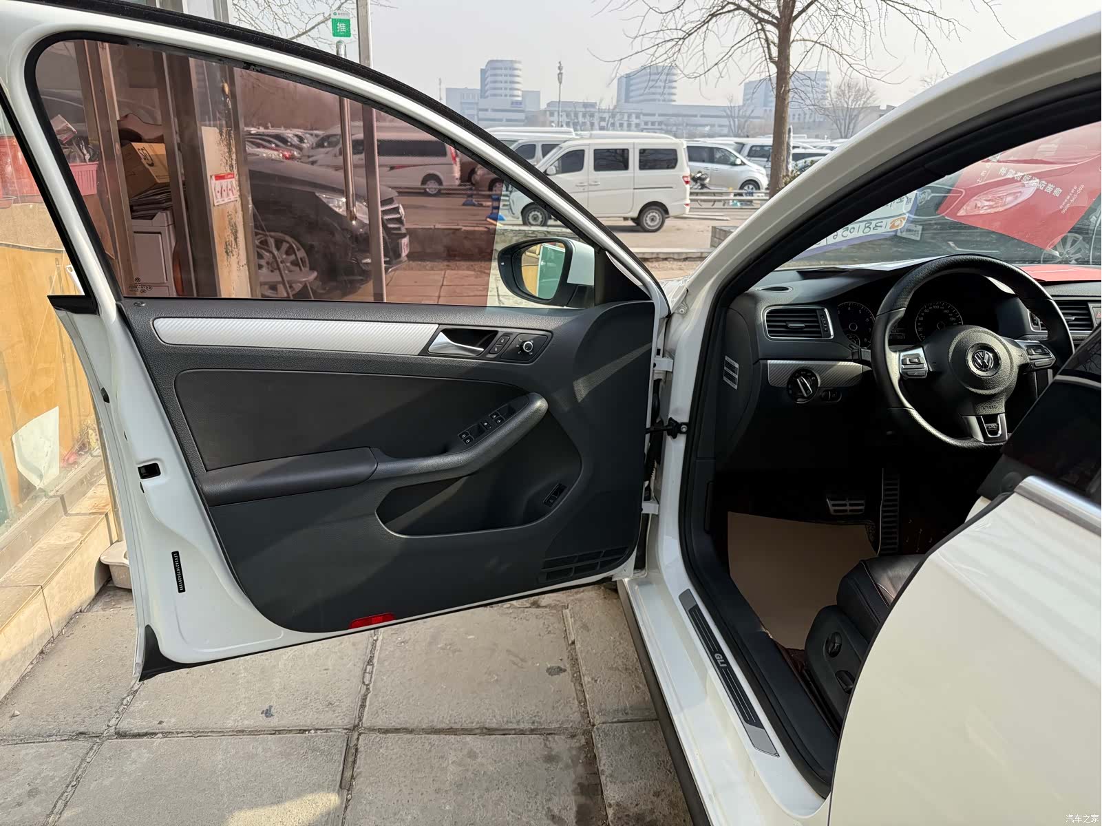 Volkswagen Sagitar, 2014 11