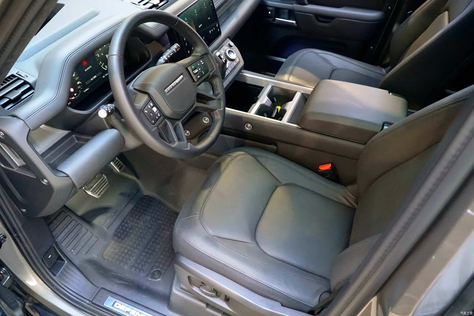 Land Rover Defender, 2024 7