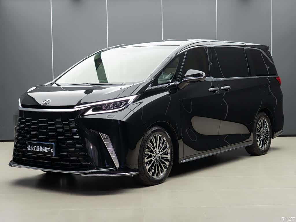 Lexus LM, 2026 2