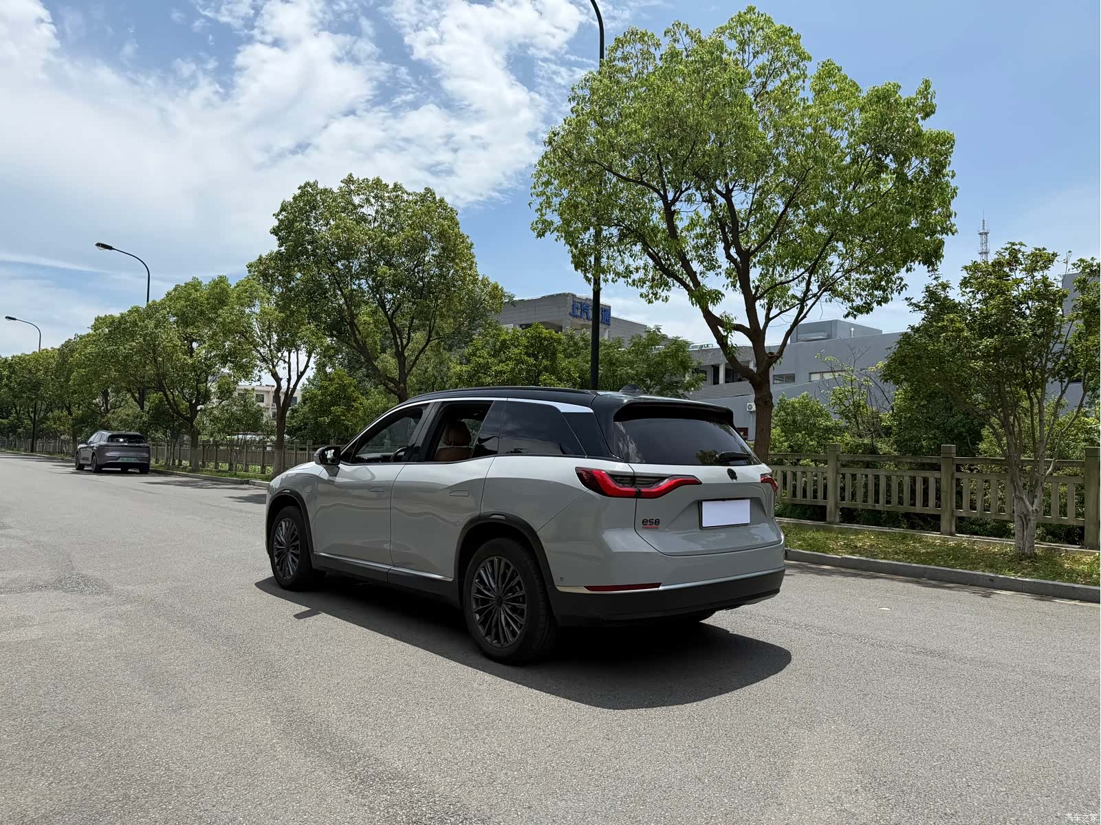 NIO ES8, 2021 7