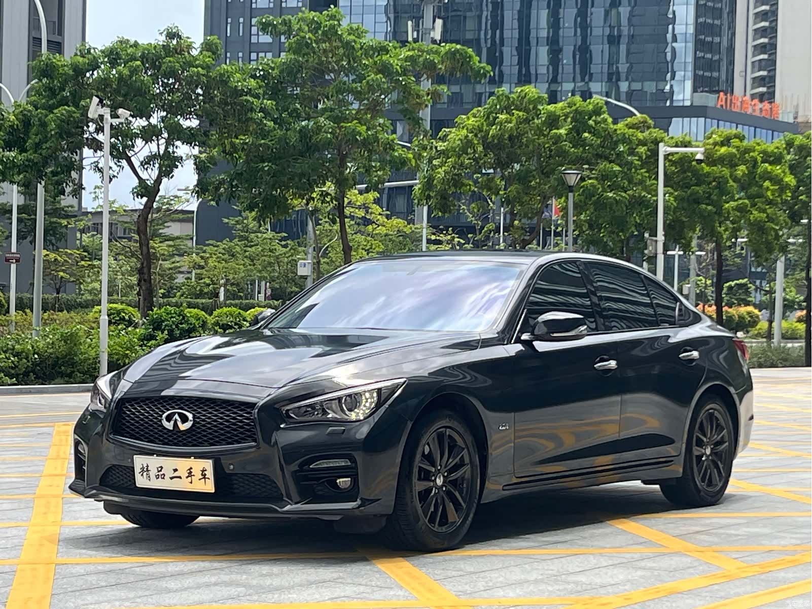 Infiniti Q50L
