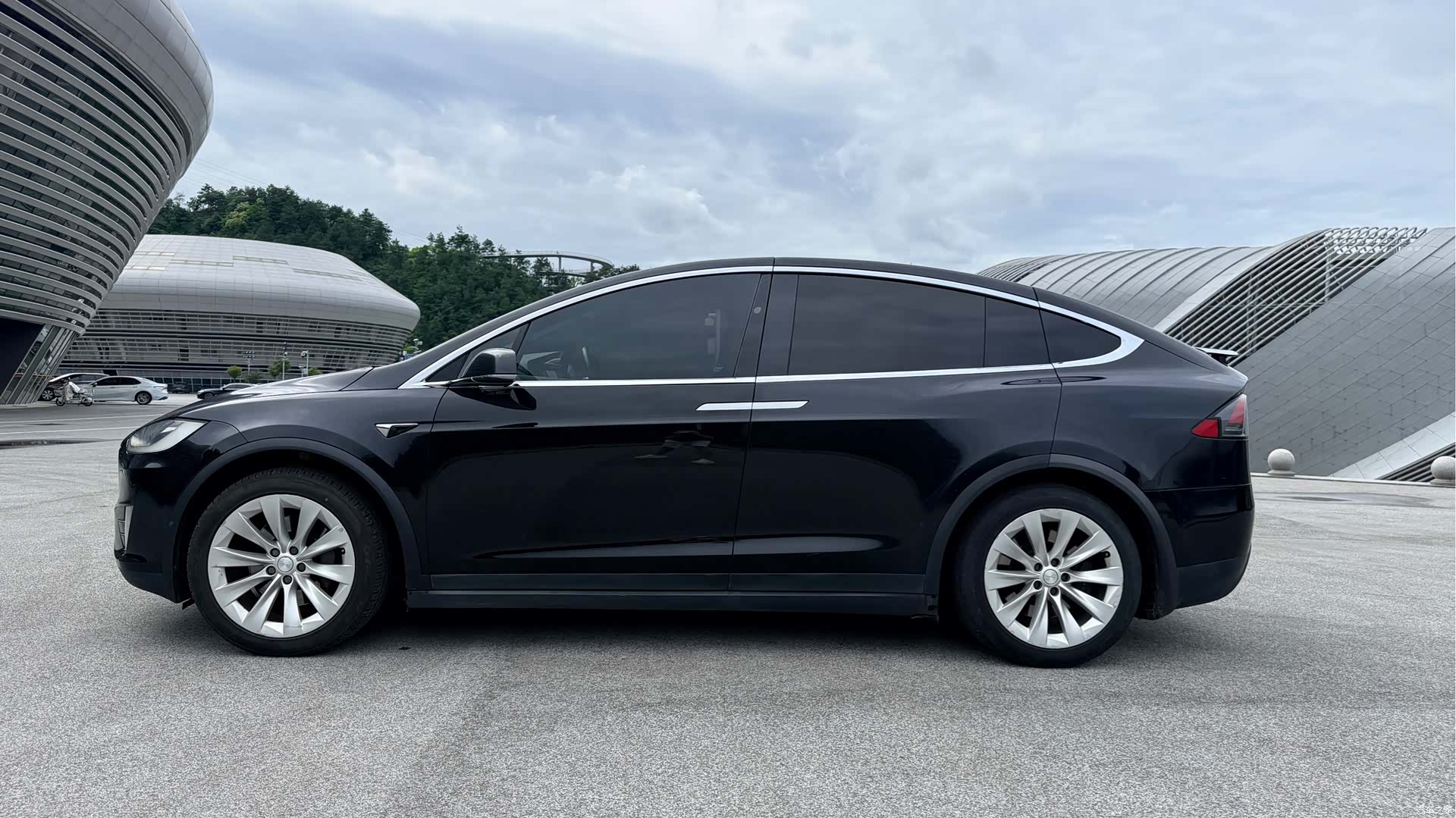Tesla Model X, 2017 6
