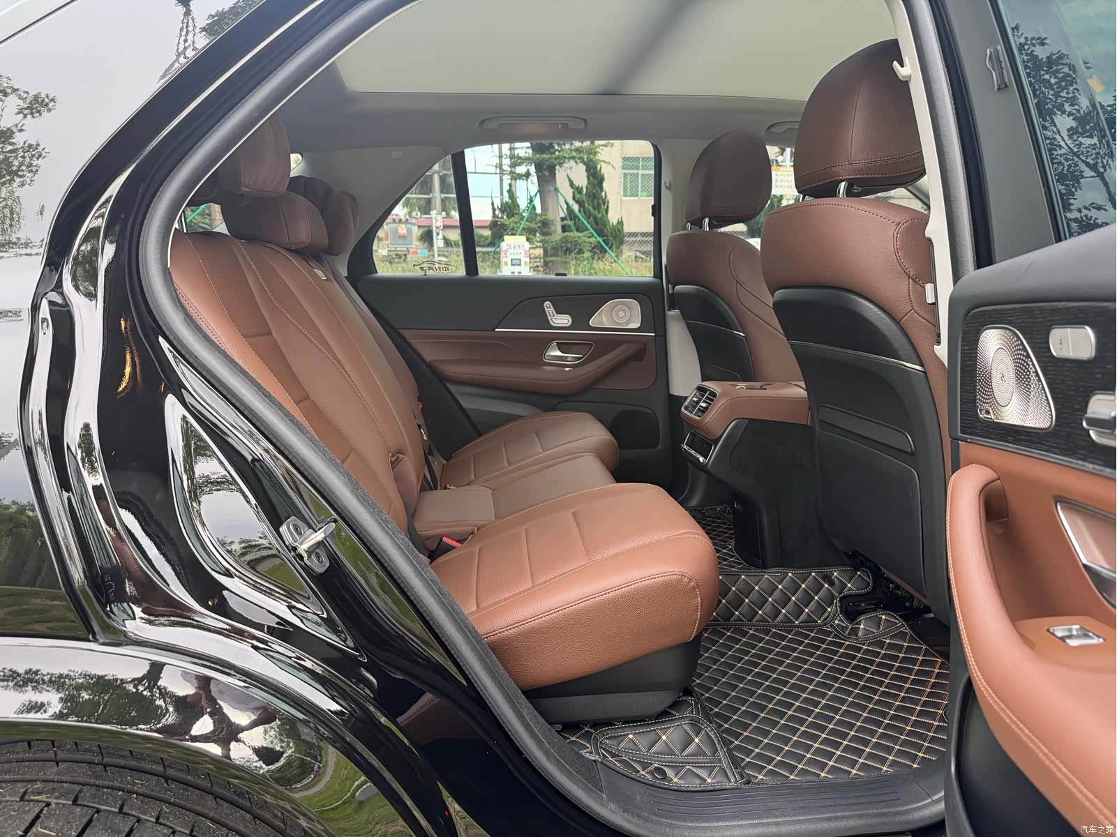 Mercedes-Benz GLE, 2024 13