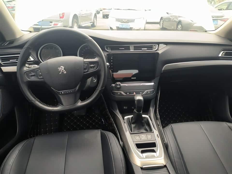 Peugeot 408