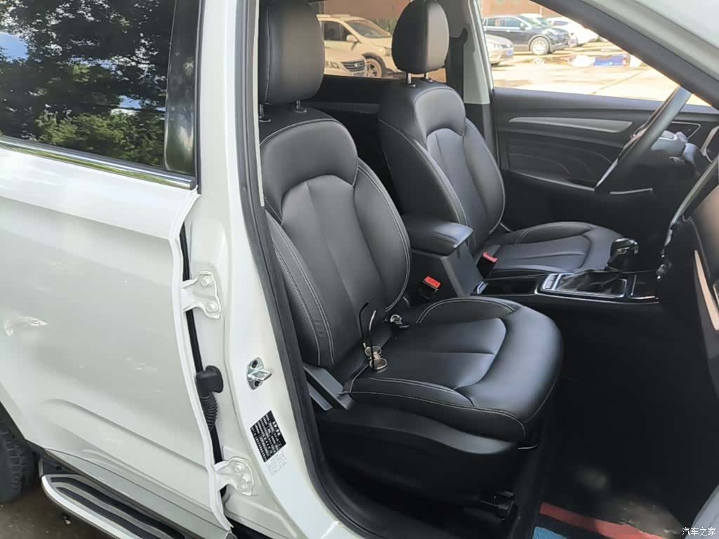 Roewe RX3, 2019 25