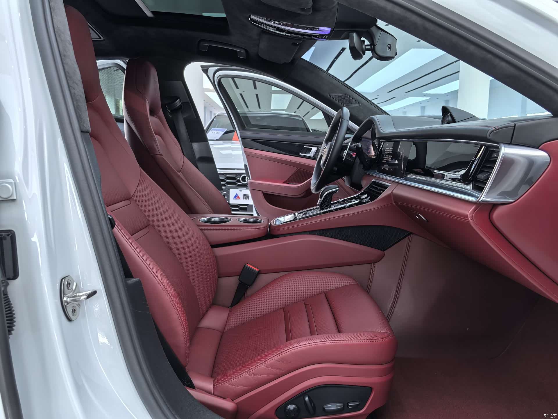 Porsche Panamera, 2023 12