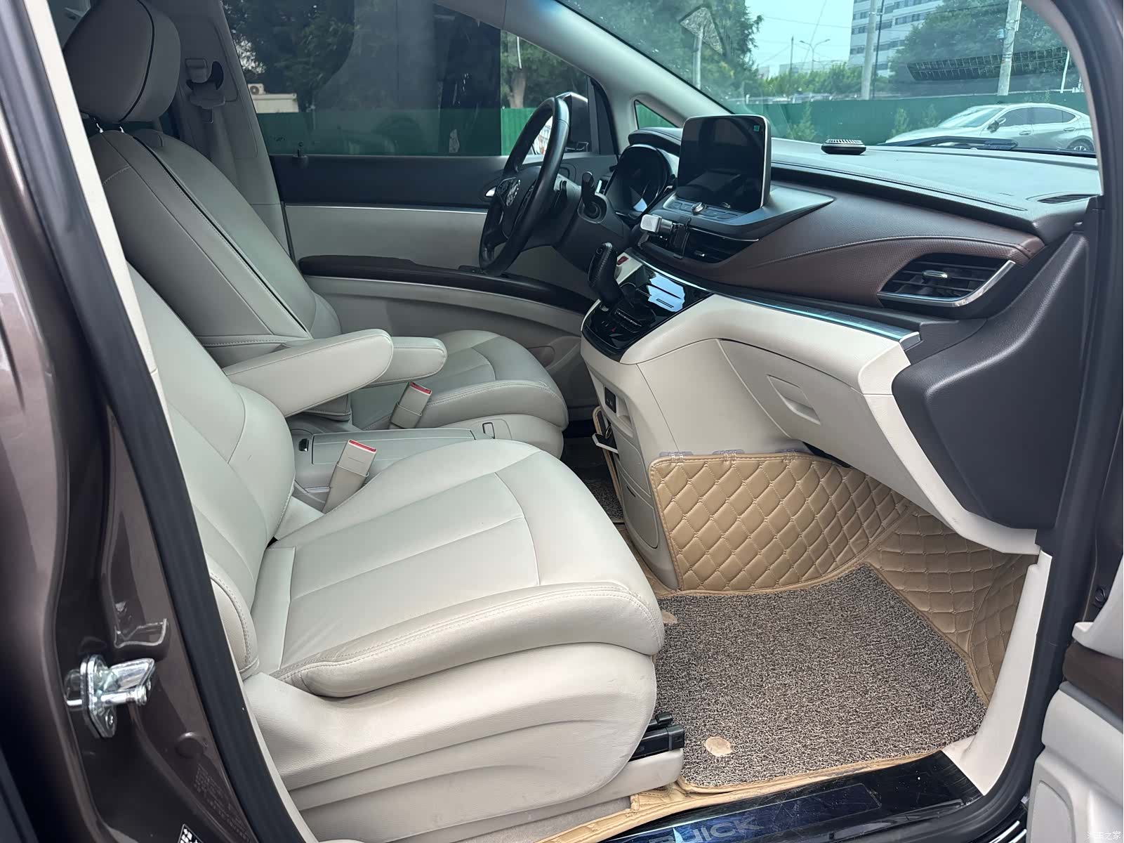 Buick GL8, 2021 12