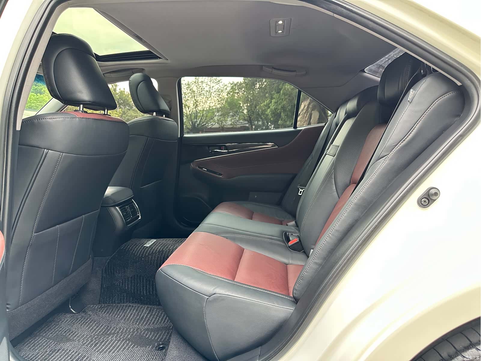 Toyota Crown, 2019 все фото